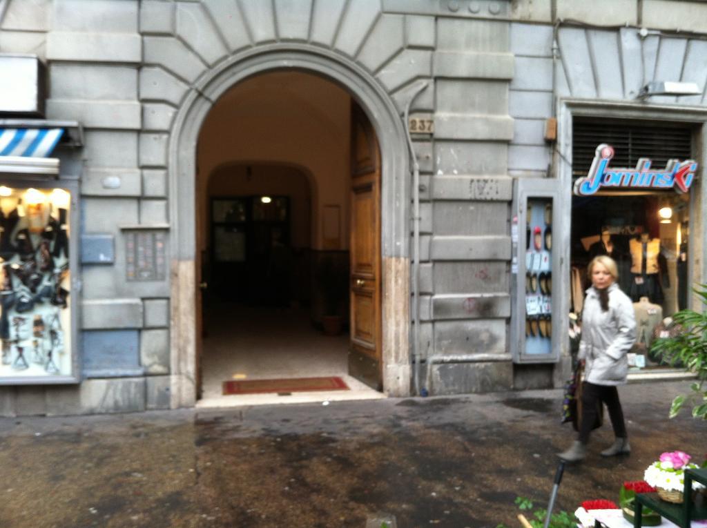 Giulio Cesare Imperatore Rome Extérieur photo